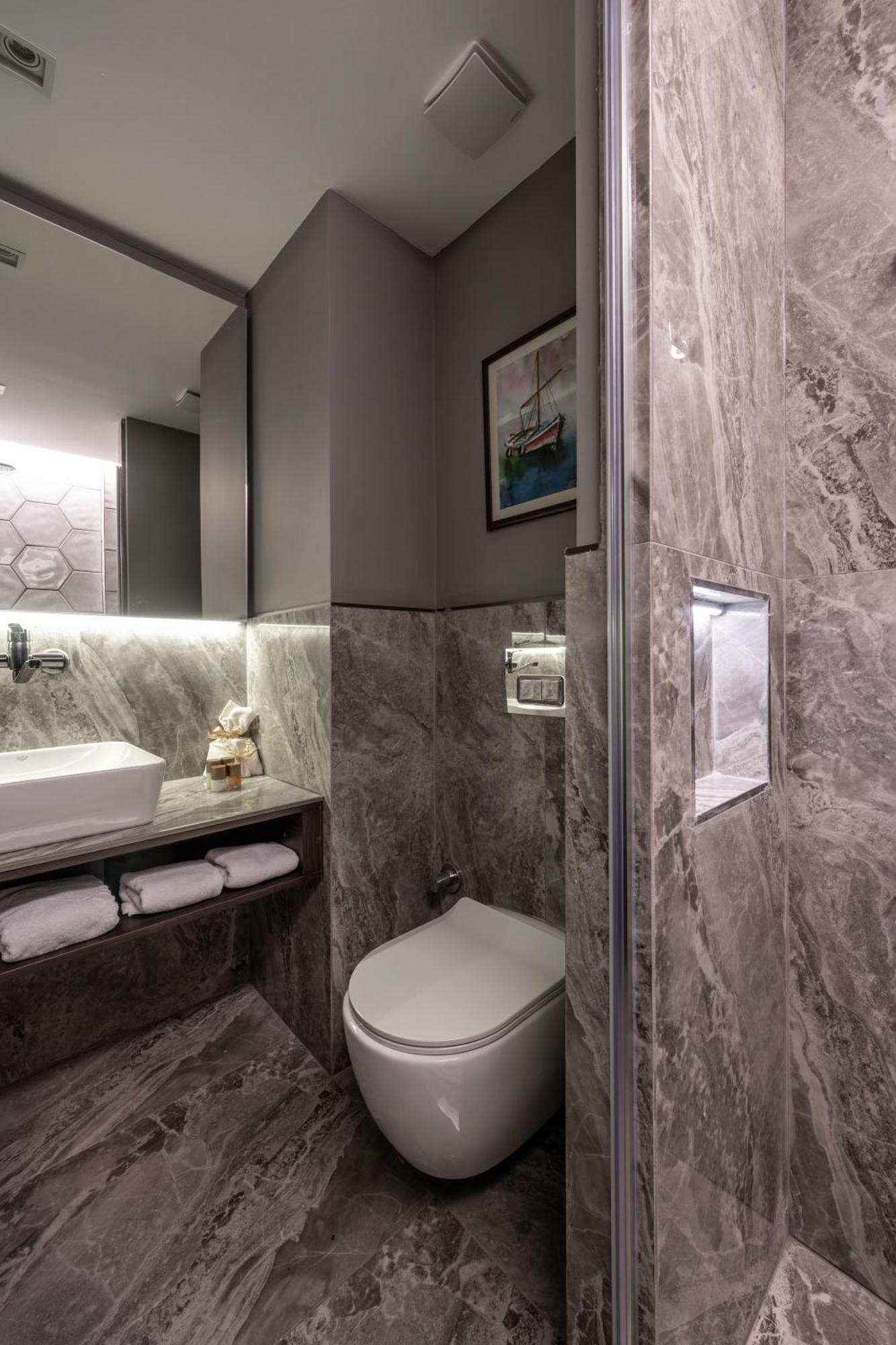Noble Pangalti Hotell Istanbul Exteriör bild