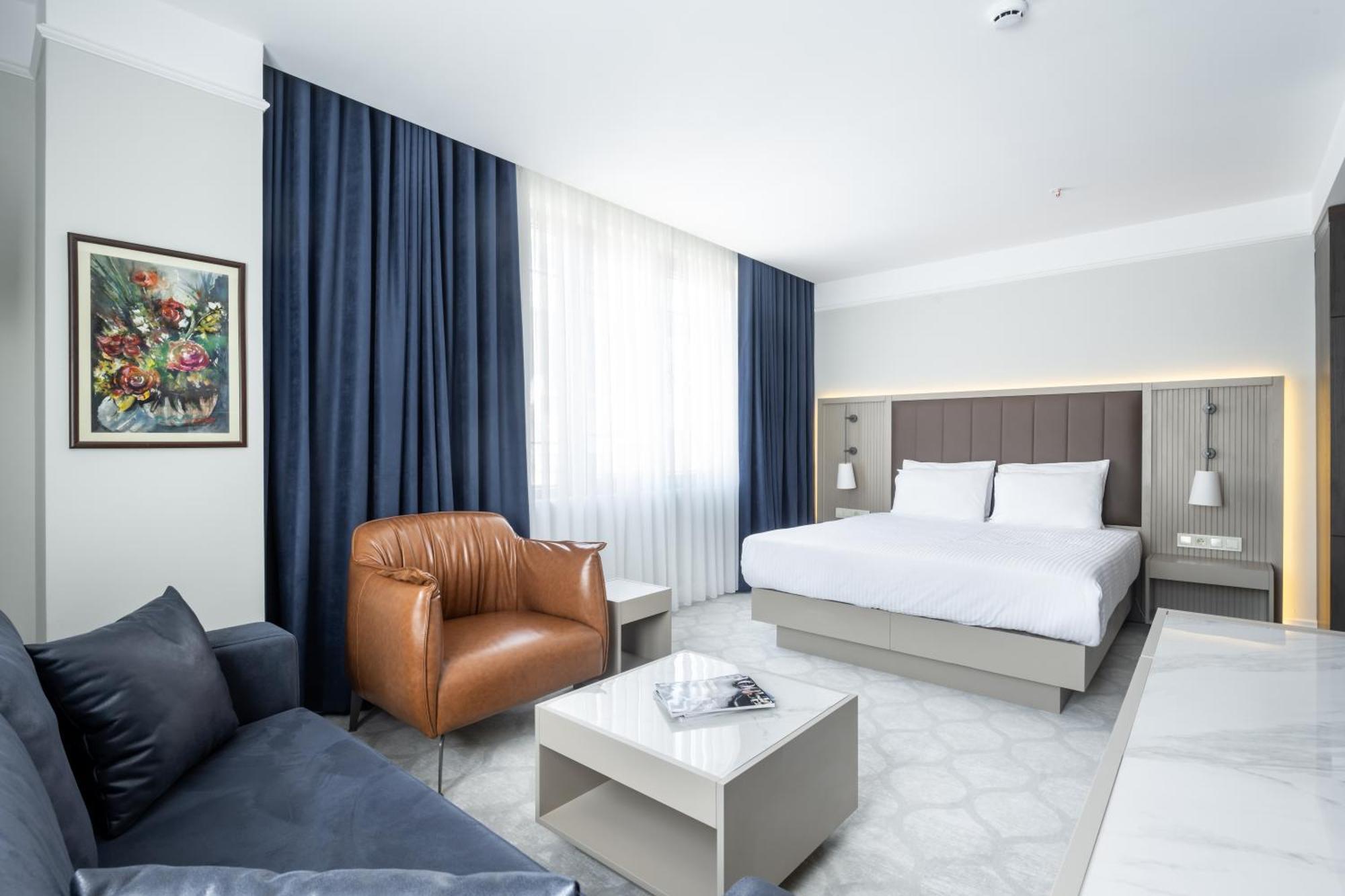 Noble Pangalti Hotell Istanbul Exteriör bild