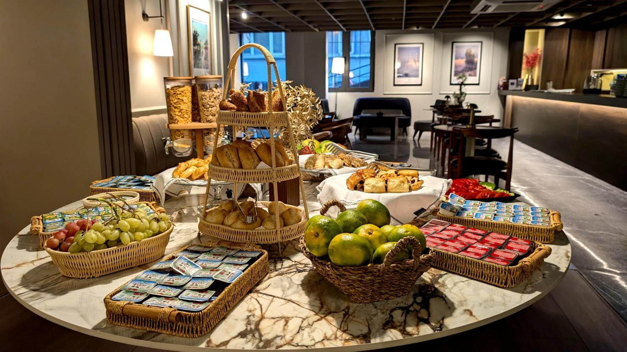 Noble Pangalti Hotell Istanbul Exteriör bild